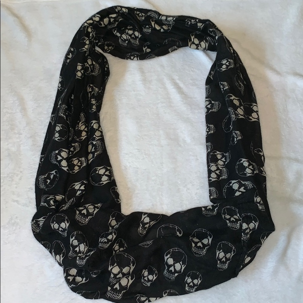 Skull infinity scarf 💀🧣🖤